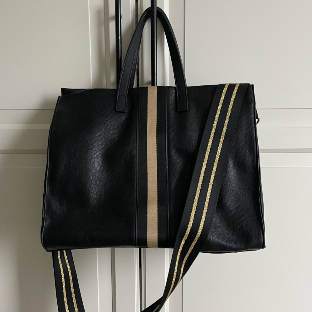 Excellent Like New Condition Black Tote/Crossbody Bag From Vici.